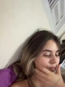 SerenaBlaze  live sex cam