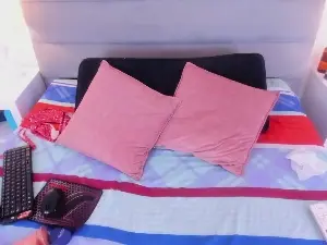 Milky_Bobbs69  live sex cam