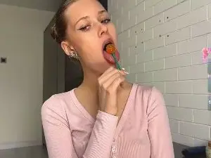RaguelFoots  live sex cam