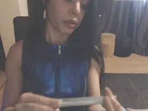 AnnTraXxx  live sex cam