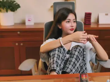 Yiyi_babii  live sex cam