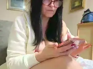 Dolceamaramilf  live sex cam