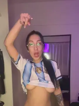 Babylola33  live sex cam