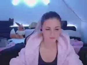Mellyfouryou  live sex cam
