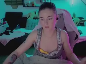 Mellyfouryou  live sex cam