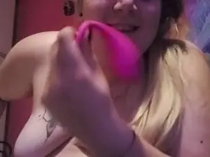 Candylove98  live sex cam