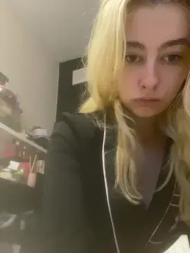 Kittyxxxo  live sex cam