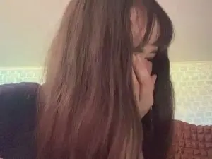 LeannGuyott  live sex cam