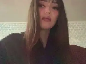 LeannGuyott  live sex cam