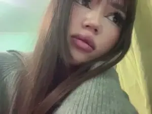 LeannGuyott  live sex cam