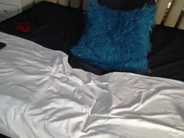 Trixy_olo  live sex cam