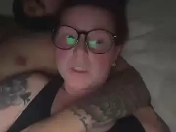 KeepHerHndsPrty  live sex cam