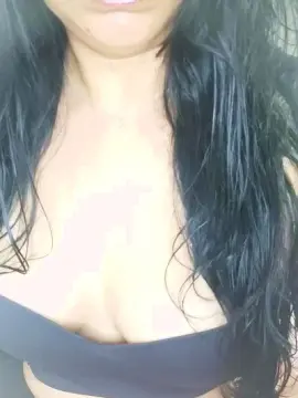 Sarahsua  live sex cam