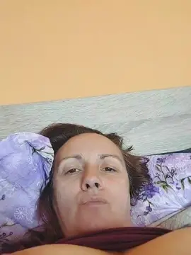 Stefany49  live sex cam