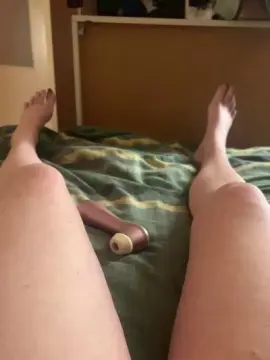 Wanda070  live sex cam