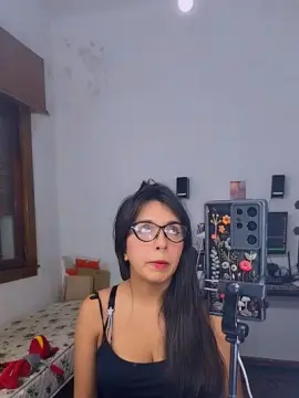 Barrrbitch  live sex cam