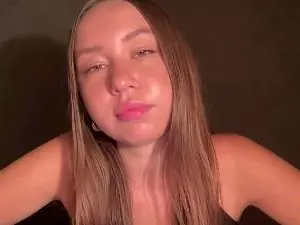 JoannieLowes  live sex cam