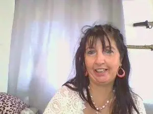 Lilou22  live sex cam