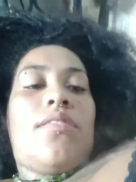 Millamoura  live sex cam