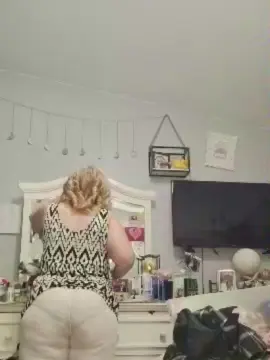 Wondrladi420  live sex cam