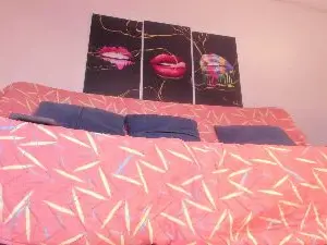 Yiovanna19  live sex cam