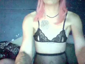 Candy9728  live sex cam