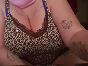 Krystal661  live sex cam