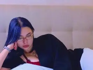HollyFletcher  live sex cam