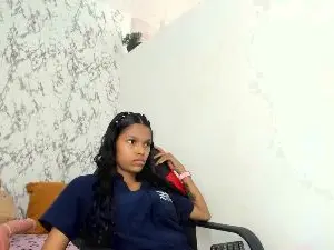 SuriFoster  live sex cam