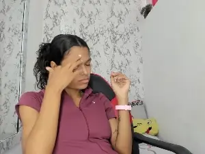 SuriFoster  live sex cam