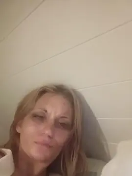 Beachchick  live sex cam