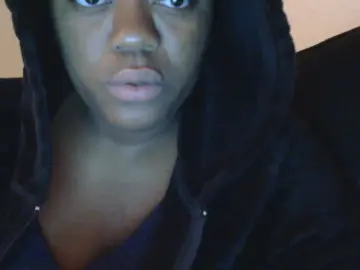 Bigbootibambi  live sex cam