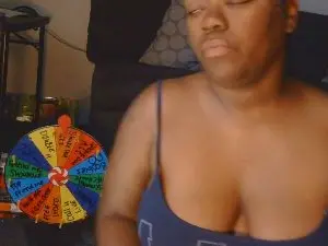 Bigbootibambi  live sex cam