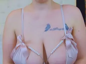 BriannaJoy  live sex cam