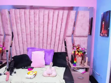 Hornyskinny26  live sex cam