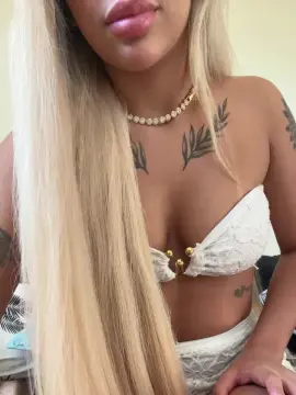 AlineMaiasex  live sex cam