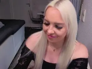 MiaXXXLive  live sex cam