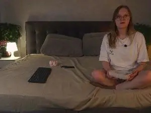 VellaHarriger  live sex cam