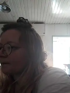 Swettypretty  live sex cam