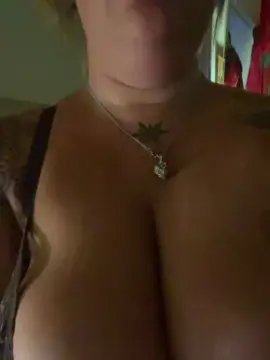 Charitox  live sex cam