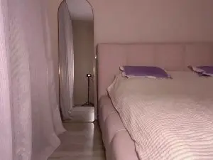 LorieSchriner  live sex cam