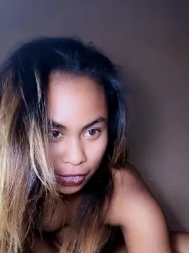 Dinah974  live sex cam