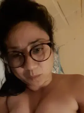 Pasmari28  live sex cam