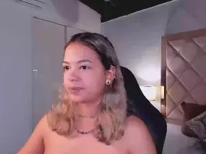 Dulcelyra  live sex cam