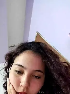 Im_Bluviee  live sex cam