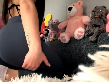CHIKA_KITTY  live sex cam
