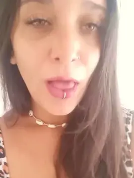 Chicarock2  live sex cam