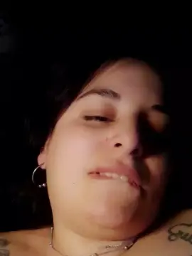 Morochacurvyyy  live sex cam