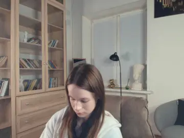 AdrienneAndoh  live sex cam