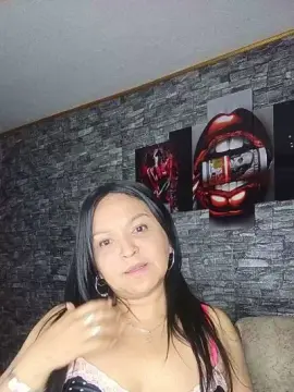 Danna_Paolaaa_  live sex cam